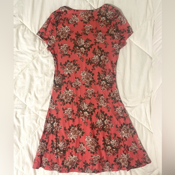 Short Sleeve Dress - Picture 2 of 2